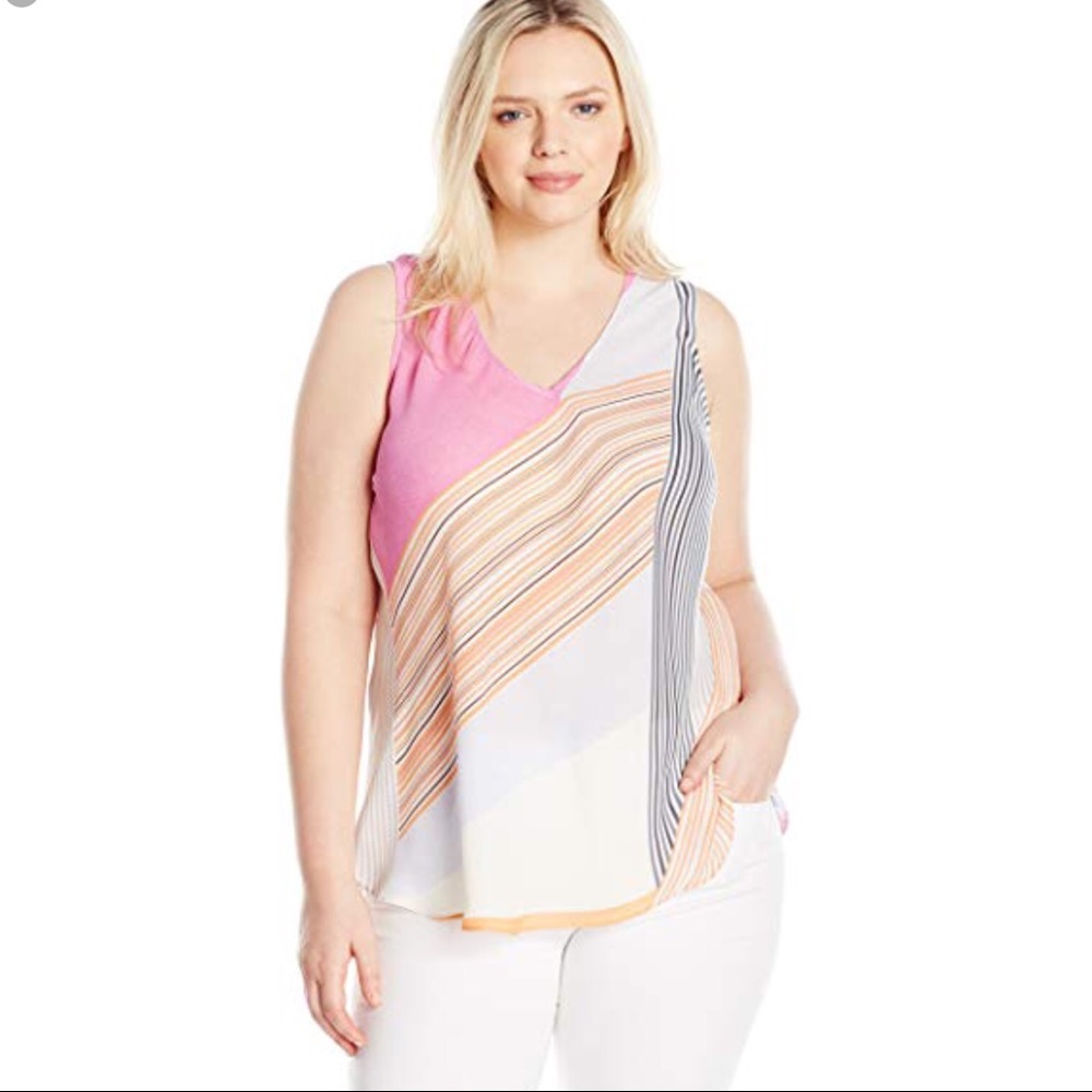 NEW LISTING 🌟 Nic & Zoe women blouse